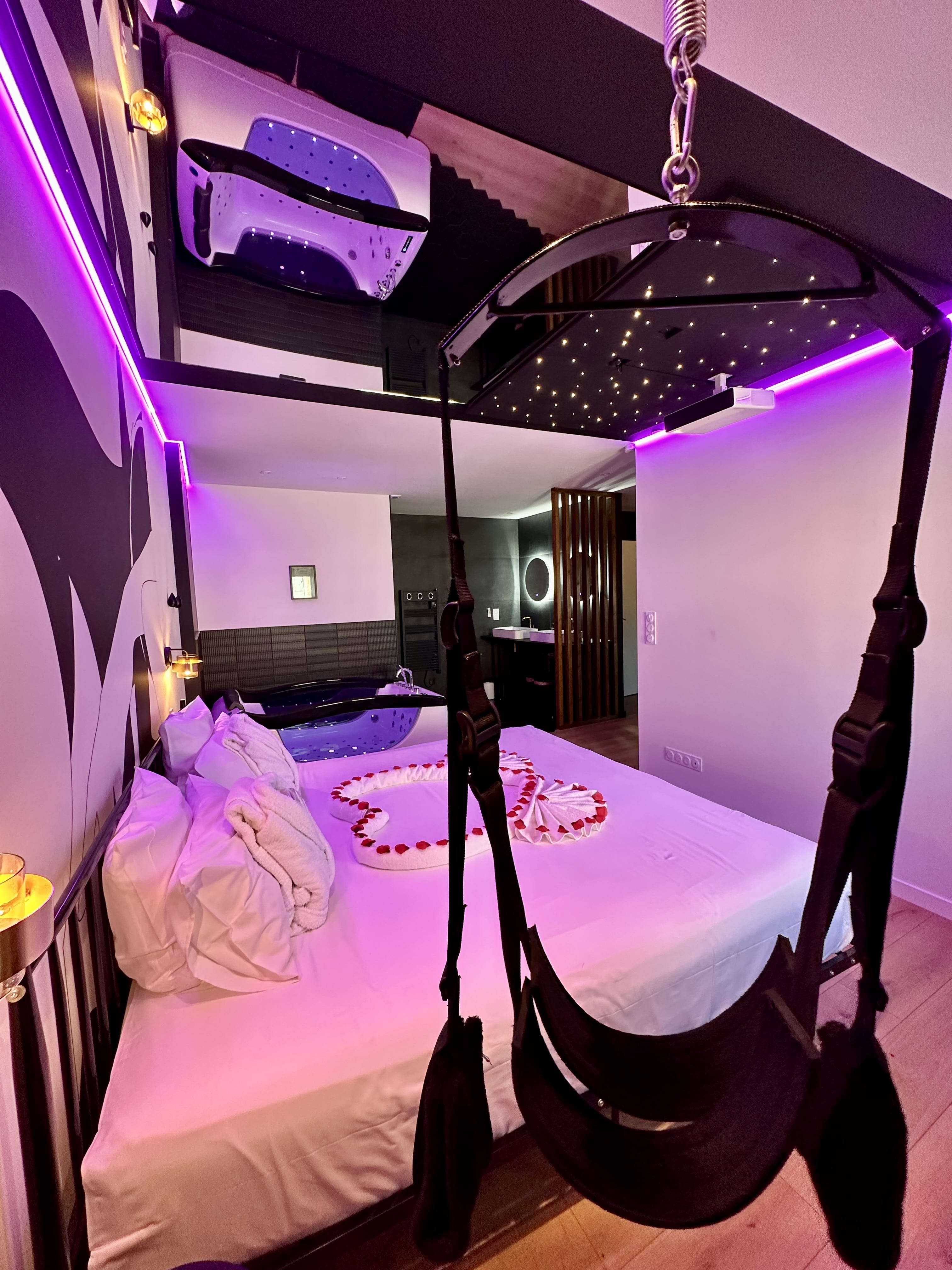 Nuit Étoilée, une love room avec jacuzzi privatif by Edenight